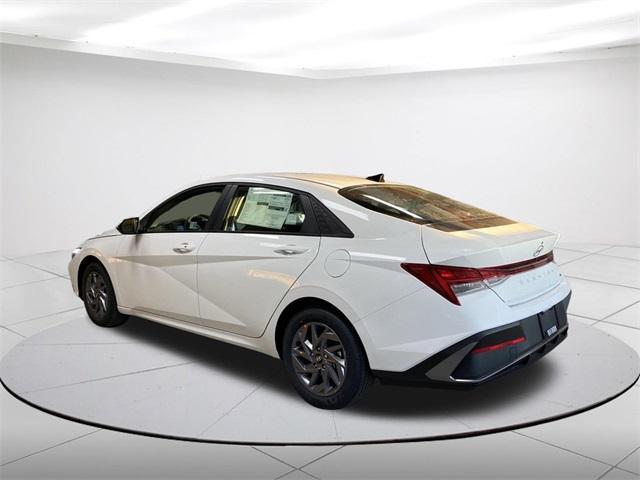 new 2024 Hyundai Elantra HEV car, priced at $25,722