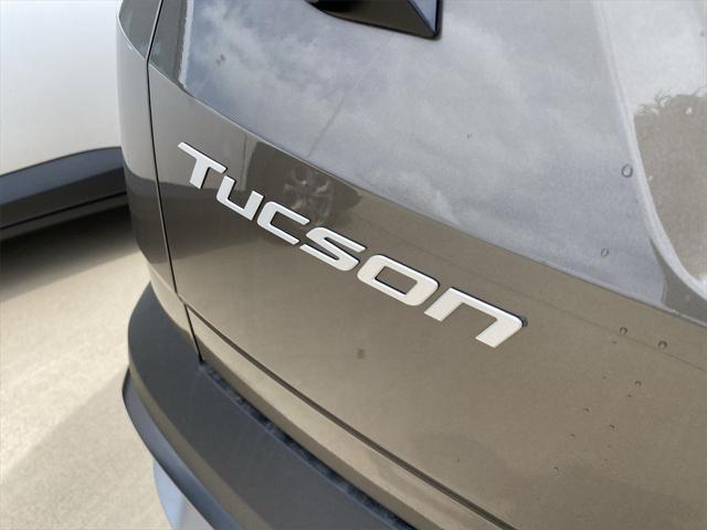 new 2025 Hyundai TUCSON Hybrid car, priced at $37,862