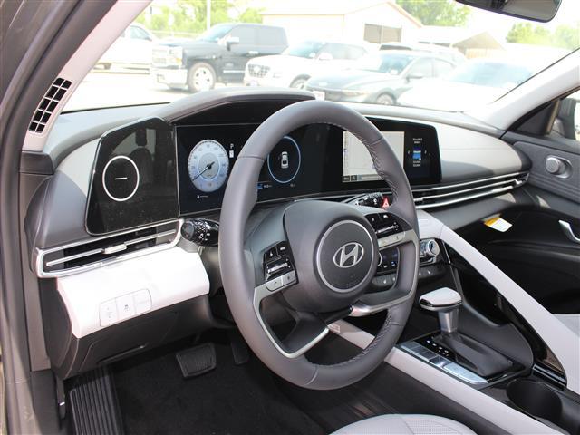 new 2025 Hyundai Elantra car, priced at $27,900
