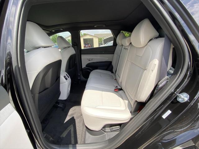 new 2025 Hyundai TUCSON Hybrid car, priced at $42,665