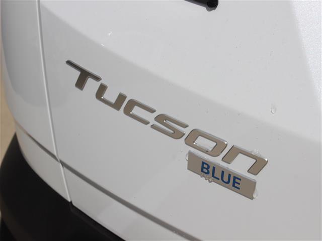 new 2025 Hyundai TUCSON Hybrid car, priced at $35,221