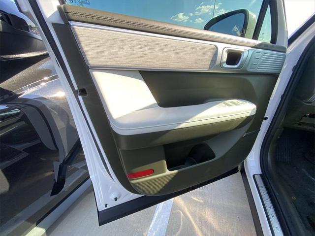 new 2025 Hyundai Santa Fe car, priced at $47,920