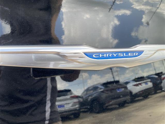 used 2021 Chrysler 300 car, priced at $25,999