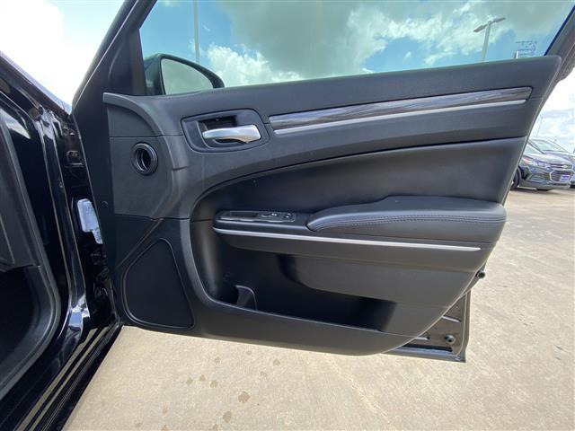 used 2021 Chrysler 300 car, priced at $25,999