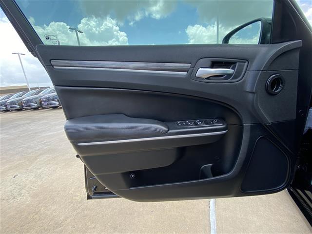 used 2021 Chrysler 300 car, priced at $25,999