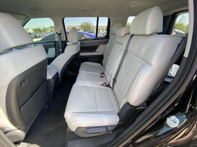 new 2025 Hyundai Santa Fe car, priced at $36,110