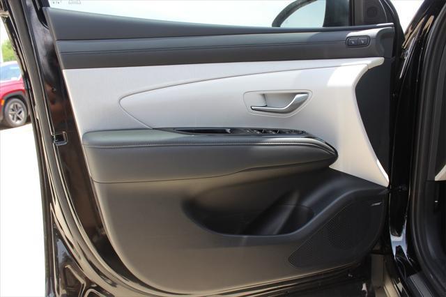 new 2025 Hyundai TUCSON Hybrid car, priced at $42,665