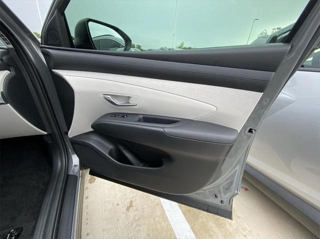 new 2025 Hyundai Tucson car, priced at $31,077