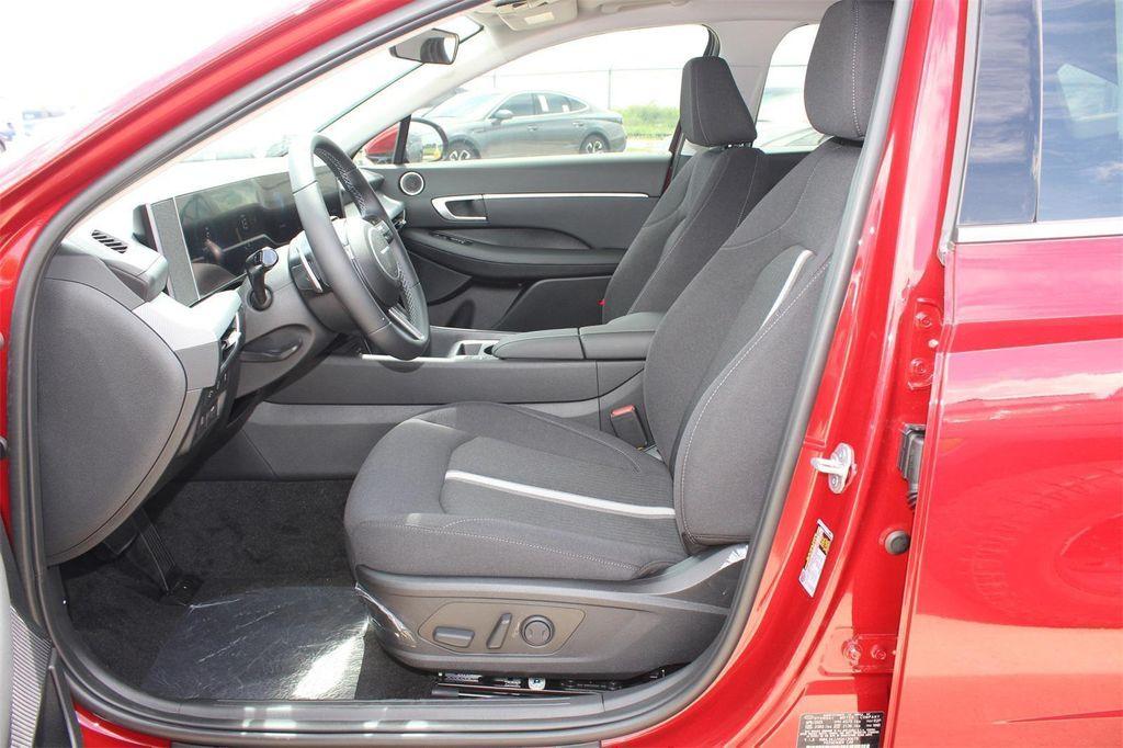new 2025 Hyundai Sonata Hybrid car, priced at $32,869