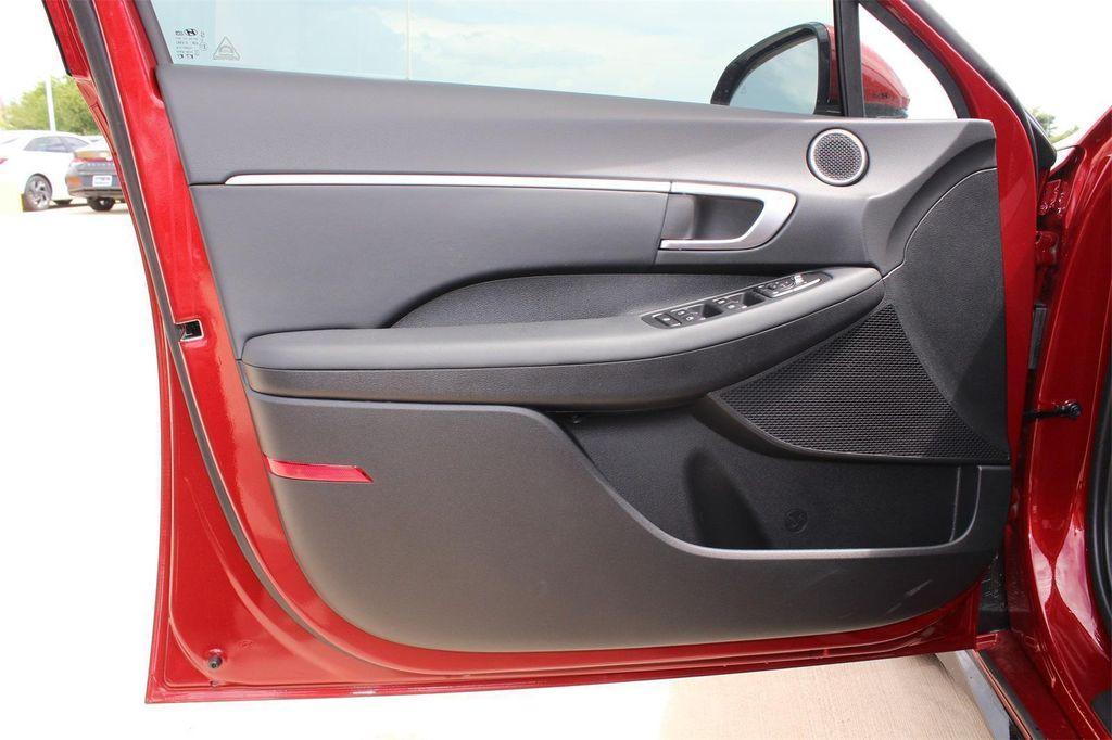 new 2025 Hyundai Sonata Hybrid car, priced at $32,869