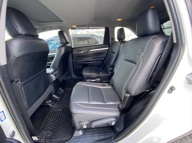 used 2019 Toyota Highlander car, priced at $24,998