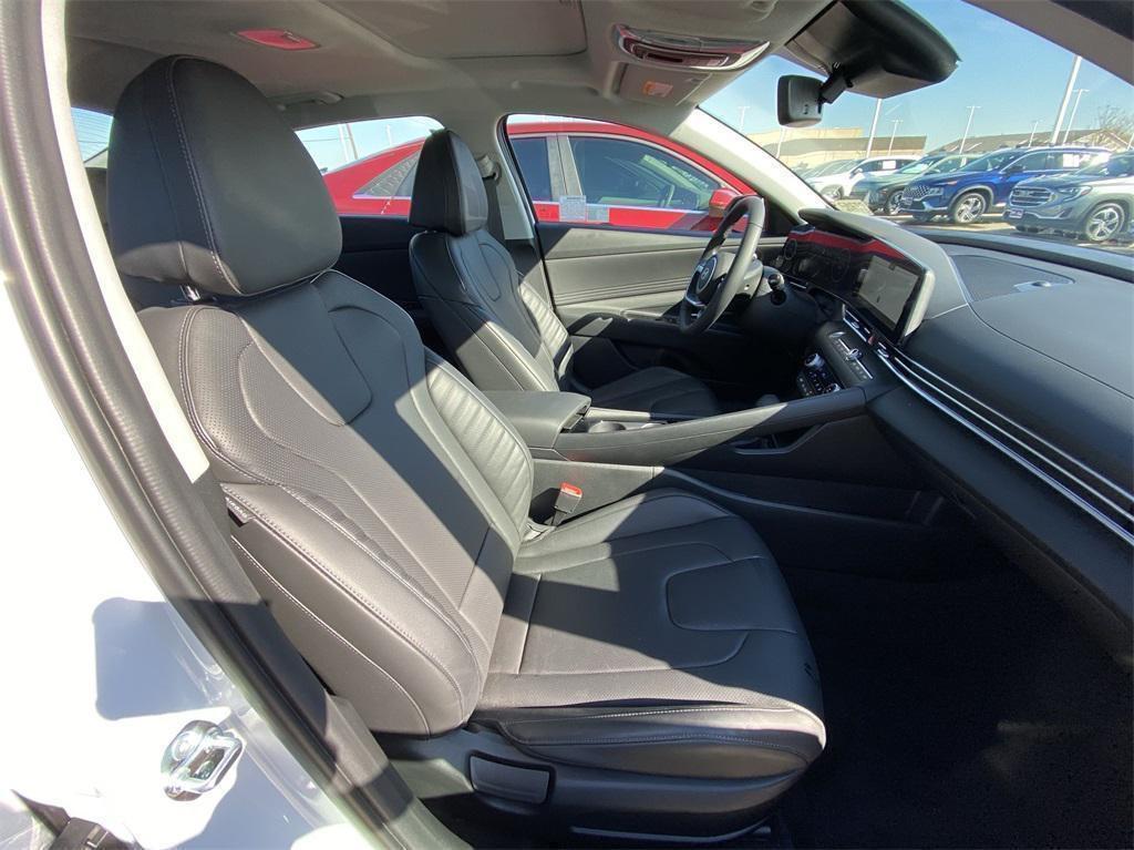 new 2025 Hyundai ELANTRA HEV car, priced at $30,983