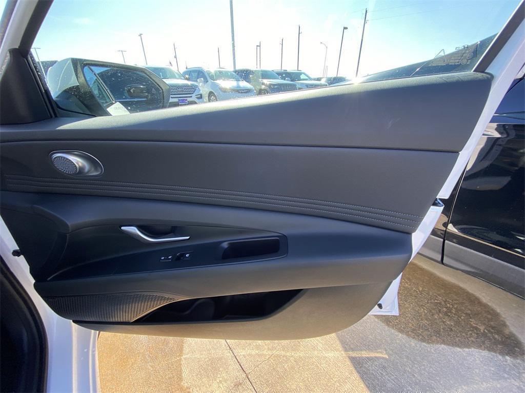 new 2025 Hyundai ELANTRA HEV car, priced at $30,983