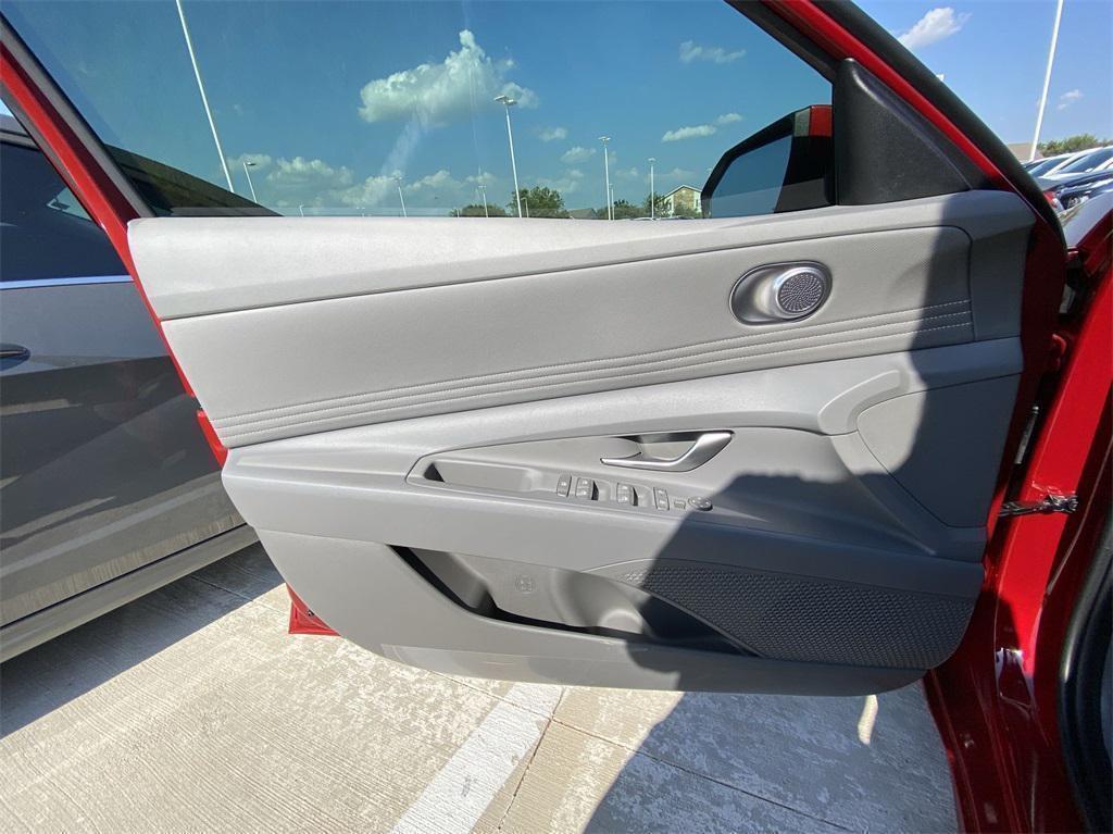 new 2024 Hyundai Elantra car, priced at $22,040
