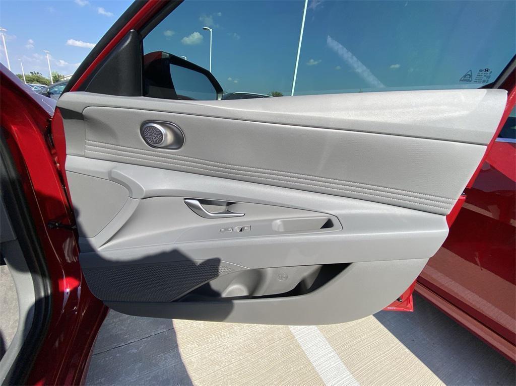 new 2024 Hyundai Elantra car, priced at $22,040