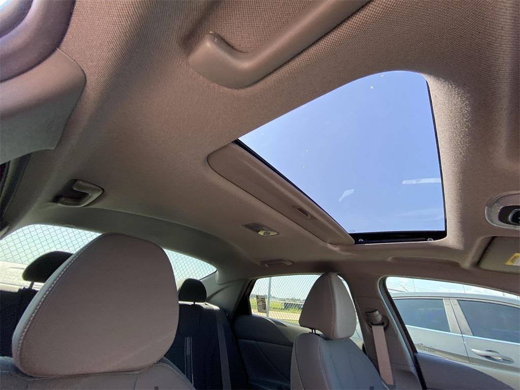 new 2024 Hyundai Elantra car, priced at $22,040