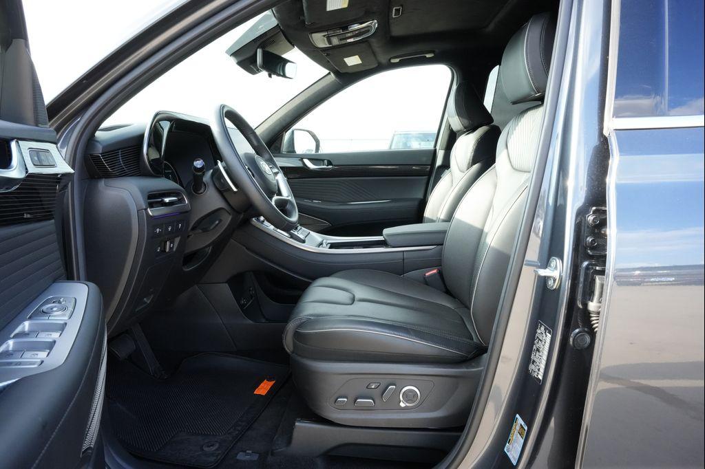used 2025 Hyundai Palisade car, priced at $48,999