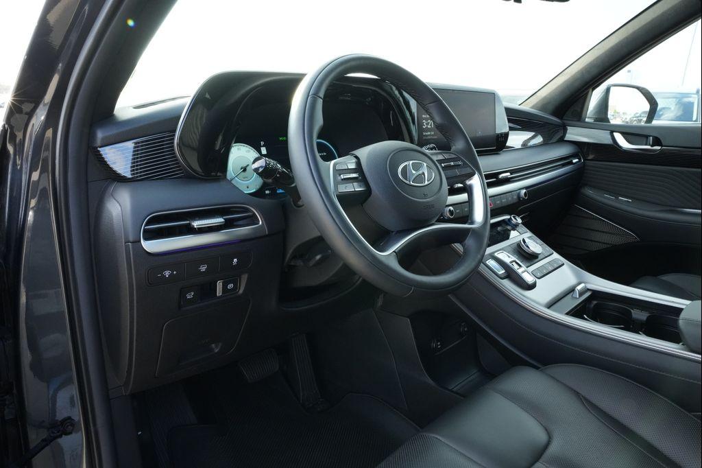 used 2025 Hyundai Palisade car, priced at $48,999
