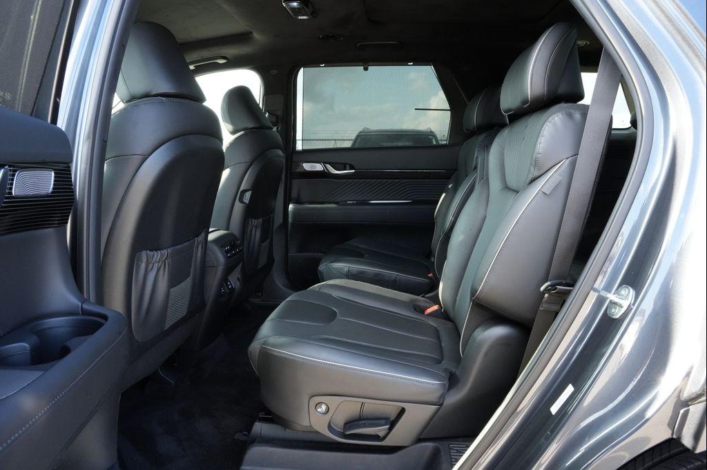 used 2025 Hyundai Palisade car, priced at $48,999