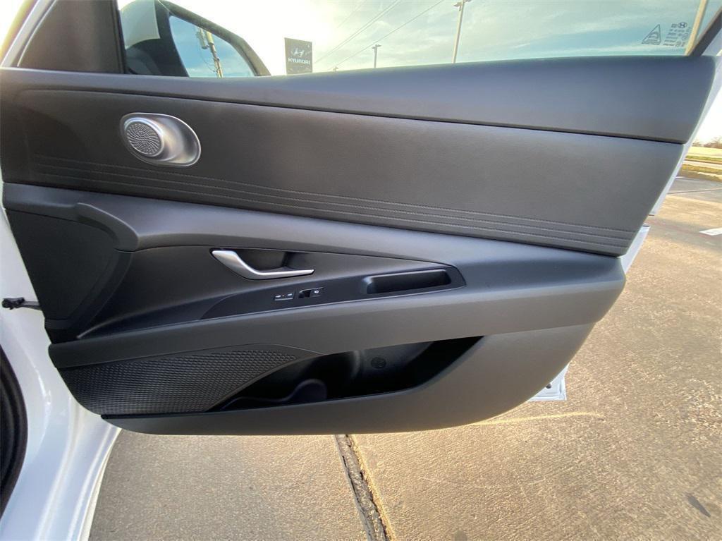 new 2025 Hyundai ELANTRA HEV car, priced at $23,230