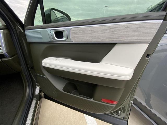 new 2025 Hyundai Santa Fe car, priced at $45,872
