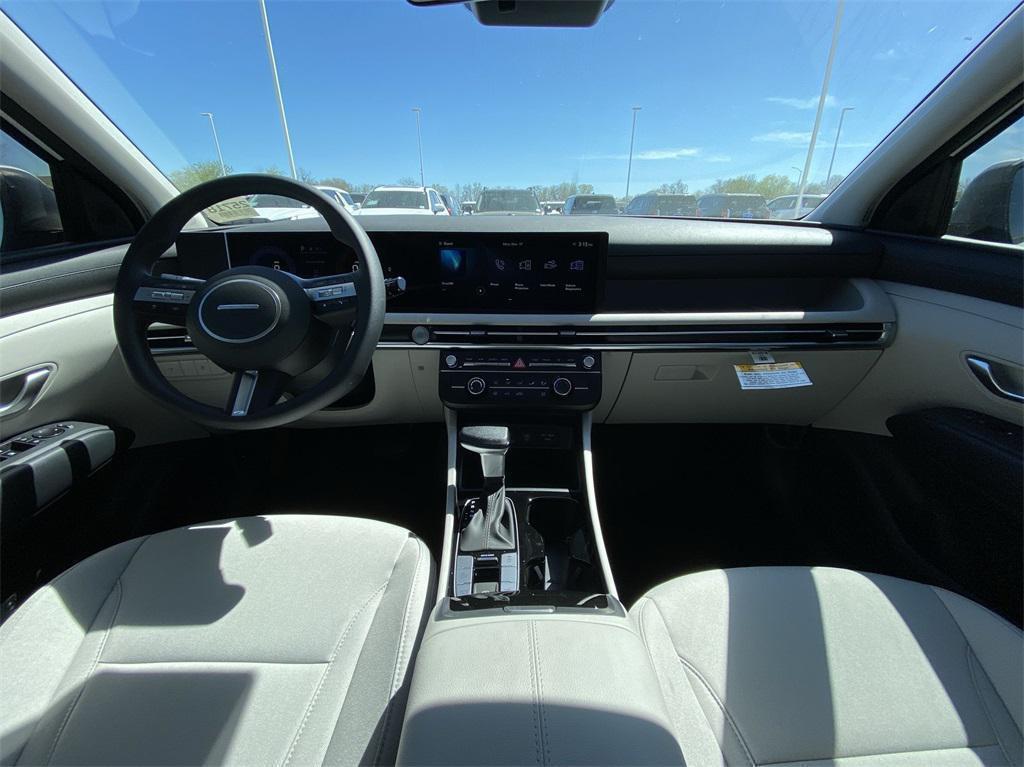 new 2025 Hyundai Tucson car, priced at $26,250