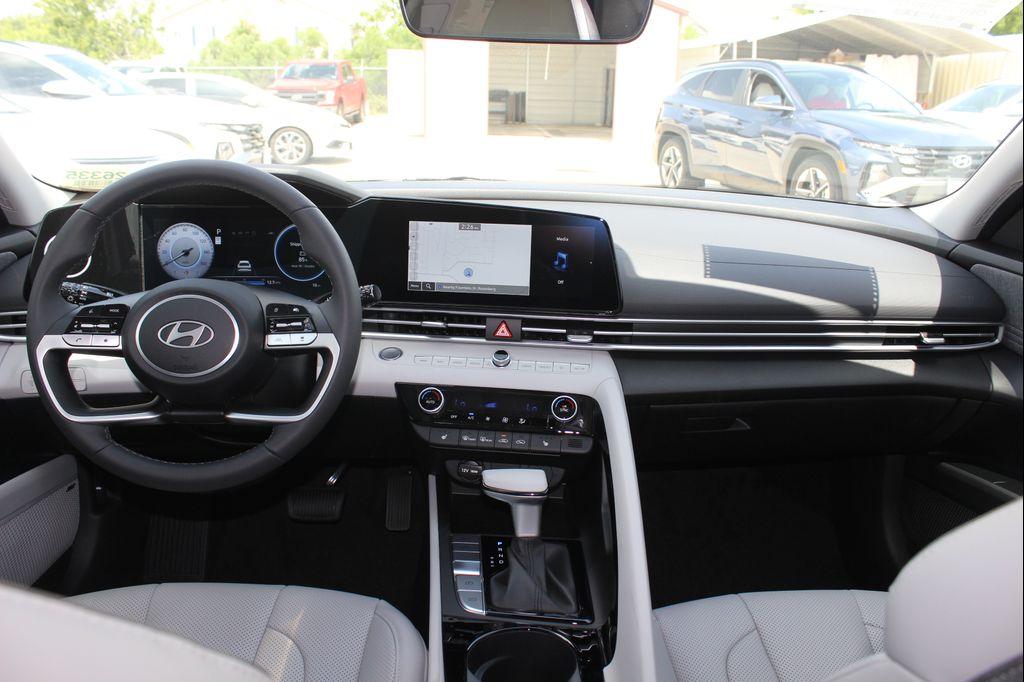 new 2025 Hyundai Elantra car, priced at $27,847