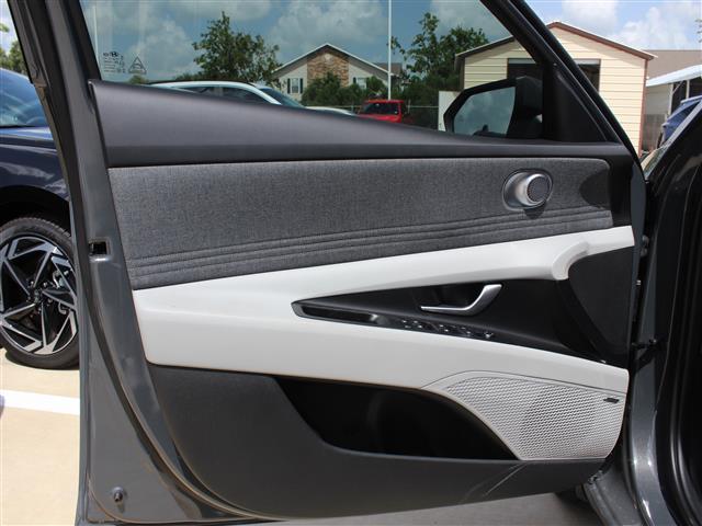 new 2025 Hyundai Elantra car, priced at $27,847