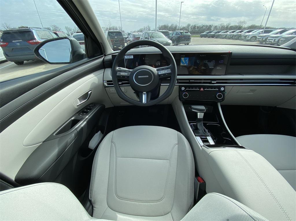 new 2025 Hyundai Tucson car, priced at $26,610