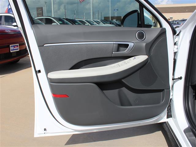 new 2025 Hyundai Sonata car, priced at $28,258