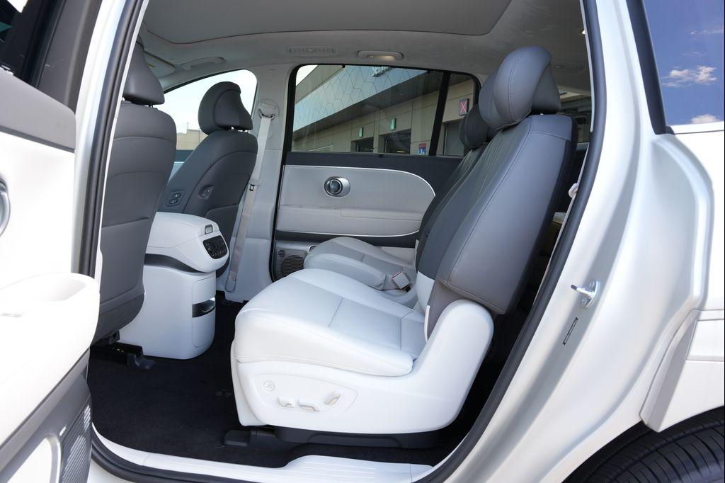 new 2026 Hyundai IONIQ 9 car, priced at $79,264