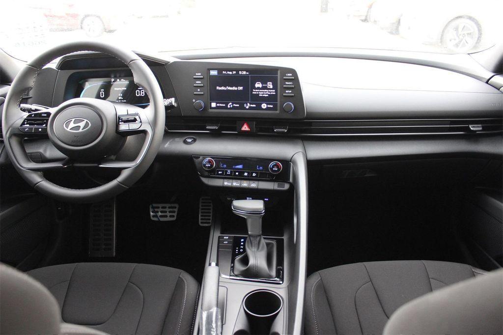 new 2025 Hyundai Elantra car, priced at $25,038