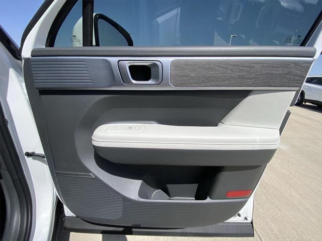 new 2025 Hyundai SANTA FE HEV car, priced at $48,163