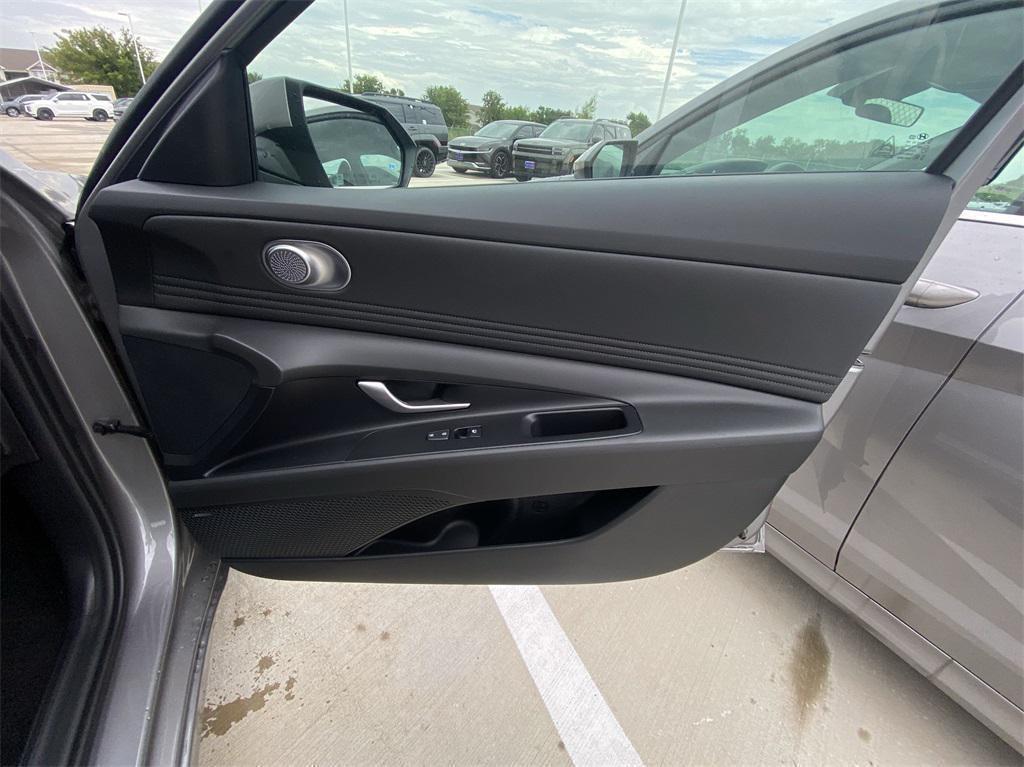 new 2024 Hyundai Elantra car, priced at $24,080
