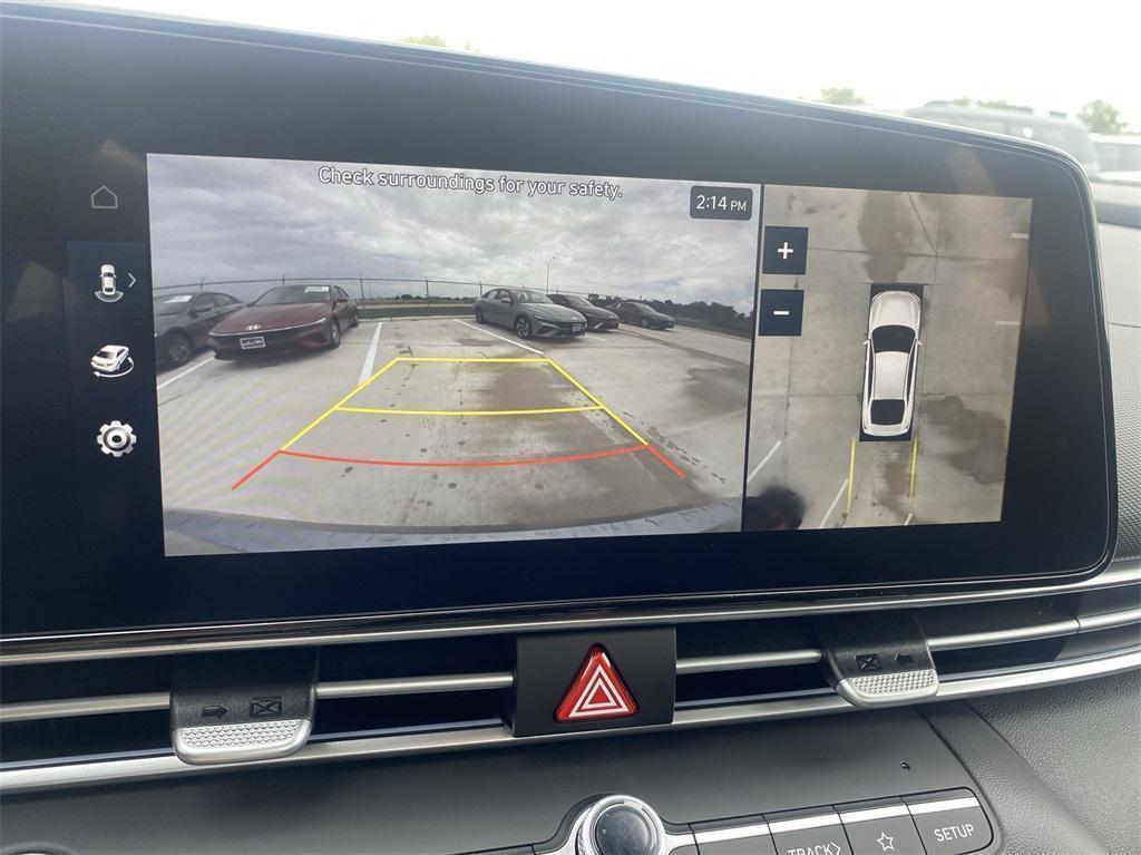 new 2024 Hyundai Elantra car, priced at $24,080