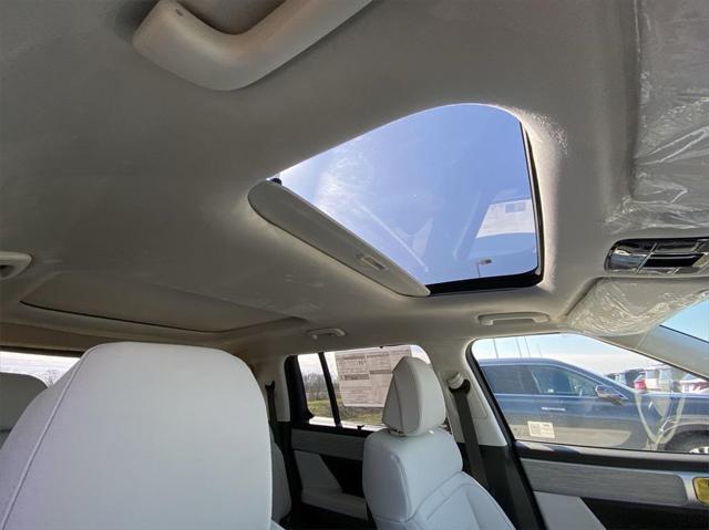 new 2025 Hyundai Santa Fe car, priced at $47,606