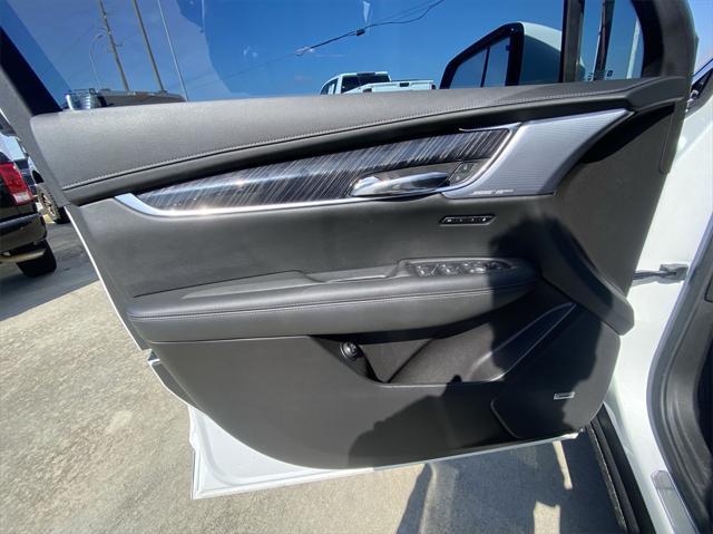 used 2023 Cadillac XT6 car, priced at $37,998