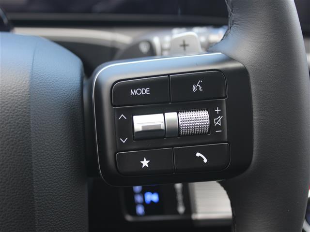 used 2025 Hyundai Santa Fe car, priced at $34,999