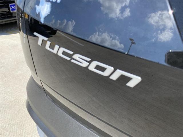 new 2025 Hyundai TUCSON Hybrid car, priced at $37,802