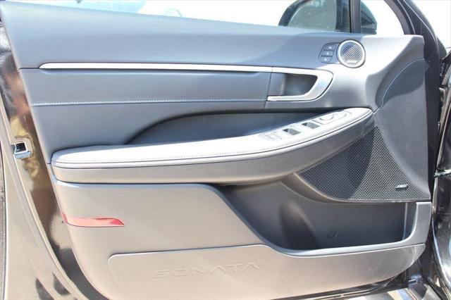 new 2025 Hyundai Sonata Hybrid car, priced at $38,828