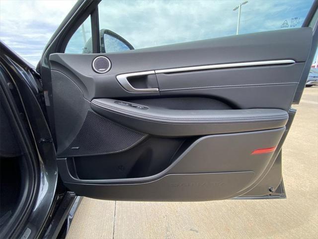 new 2025 Hyundai Sonata Hybrid car, priced at $38,828