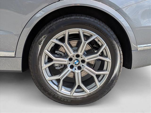 new 2026 BMW X7 car, priced at $93,625