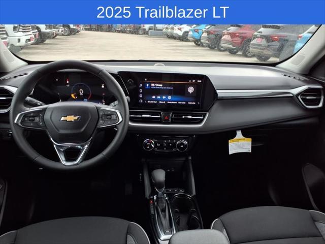 new 2025 Chevrolet TrailBlazer car, priced at $29,219