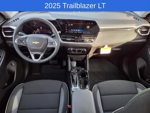 new 2025 Chevrolet TrailBlazer car, priced at $26,225