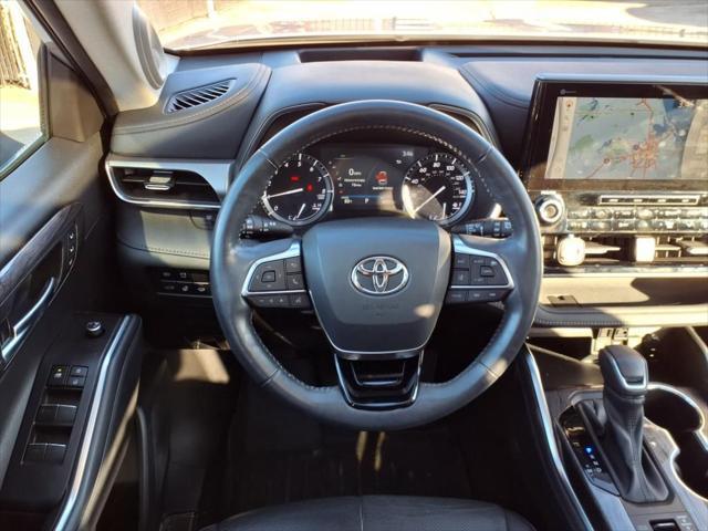 used 2021 Toyota Highlander car, priced at $35,750