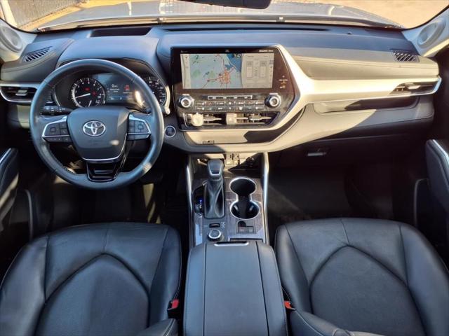 used 2021 Toyota Highlander car, priced at $35,750