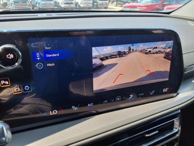 new 2025 Chevrolet Traverse car