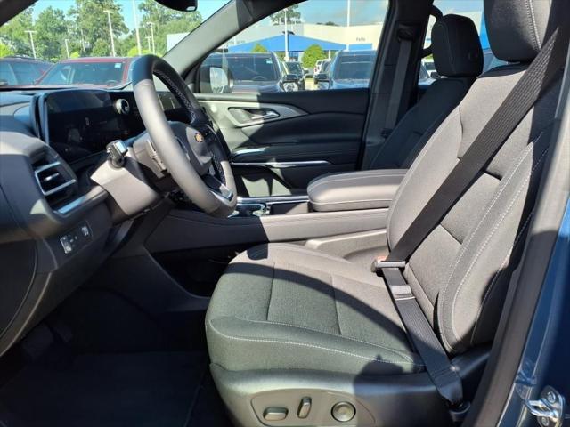 new 2025 Chevrolet Traverse car