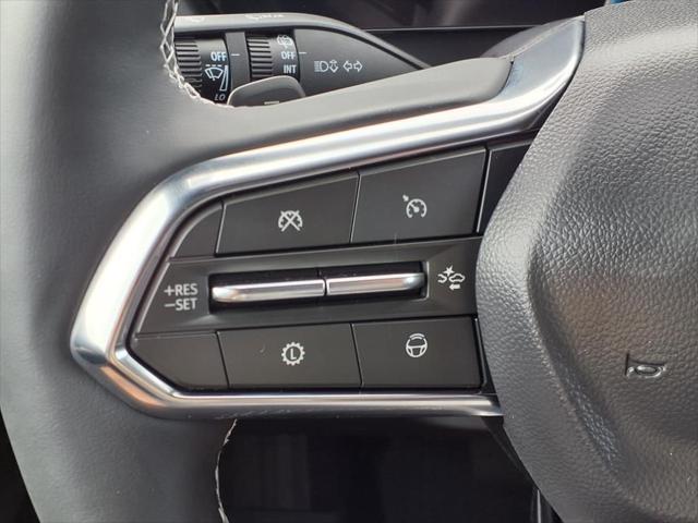 new 2025 Chevrolet Traverse car, priced at $50,074