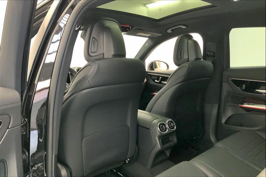 new 2025 Mercedes-Benz GLC 300 car, priced at $63,100